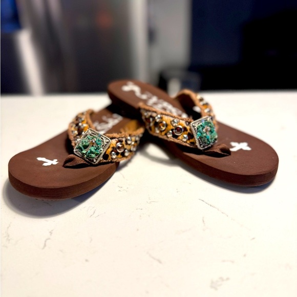 Gypsy Sole Brown Sandals with Turquoise style Gemstone/ cross rhinestone accent - Picture 1 of 6